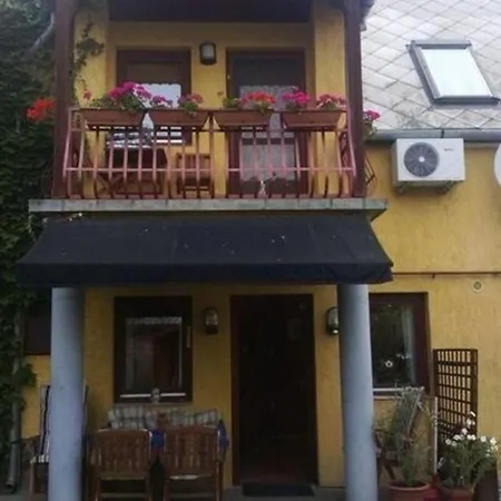 In Fonyd Mit Schoenem Garten Apartment *